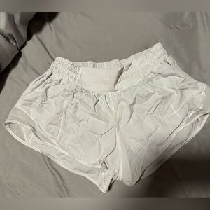 White Lululemon Hotty Hot 2.5” Shorts